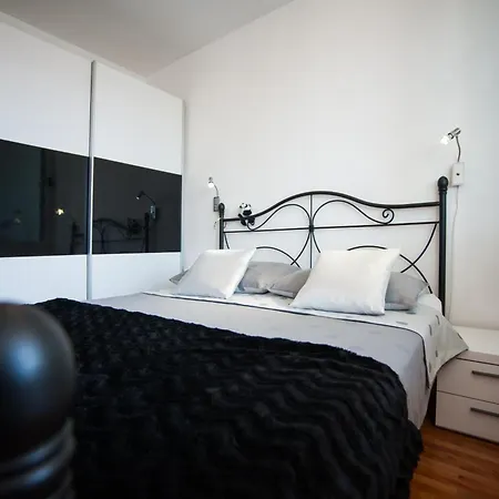 - Znjan - Luxury New On The With Selfcheckin Apartment Split